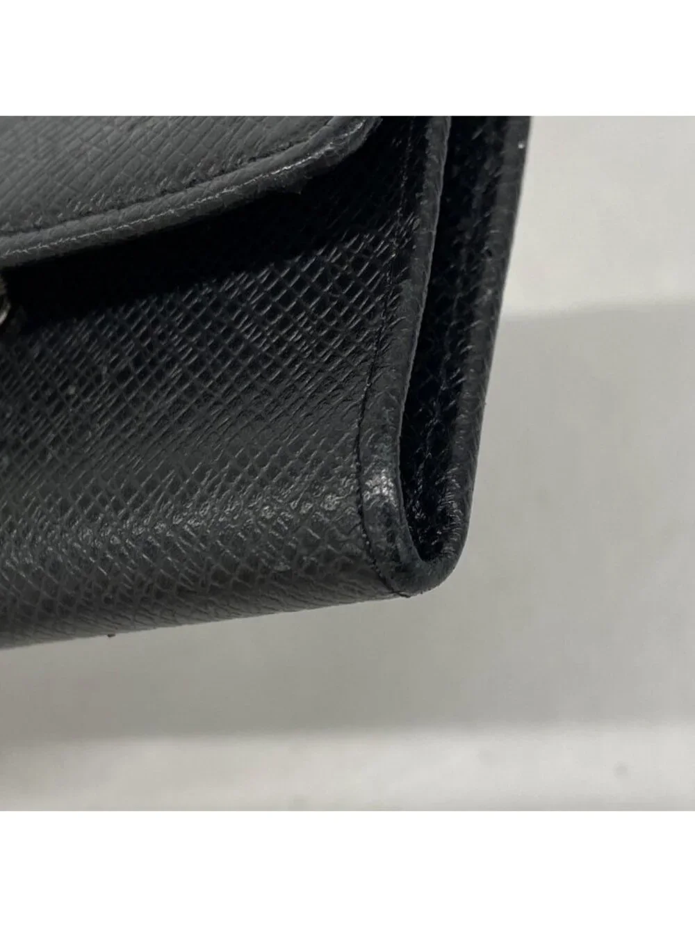 Louis Vuitton Key Case Taiga Multicles 6 Ardoise Key Holder